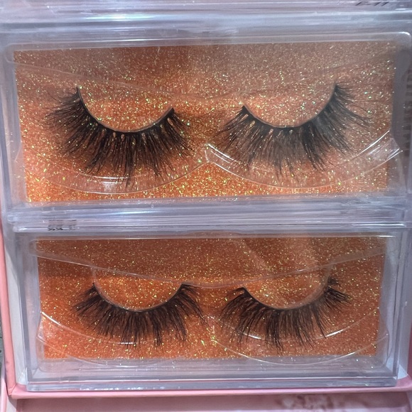 Mink Lashes (4 sets) - Picture 7 of 7